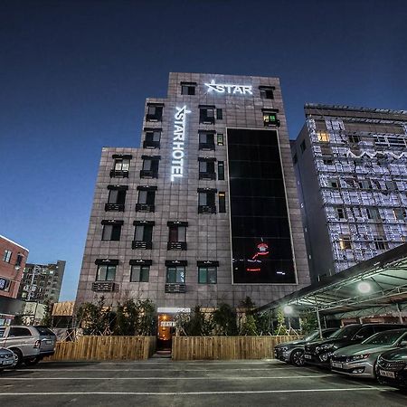 Star Hotel Busan Bagian luar foto