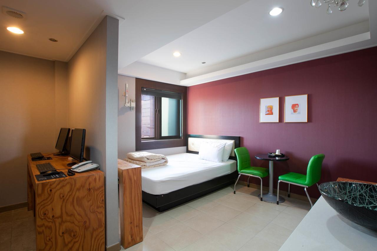 Star Hotel Busan Bagian luar foto