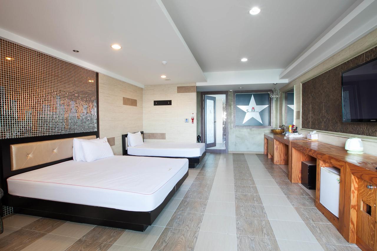 Star Hotel Busan Bagian luar foto