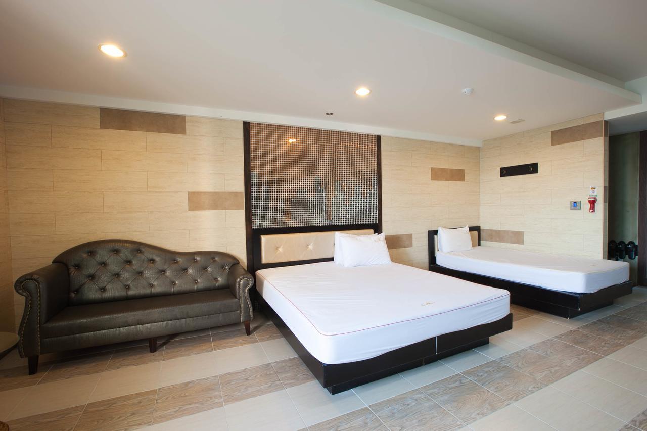Star Hotel Busan Bagian luar foto