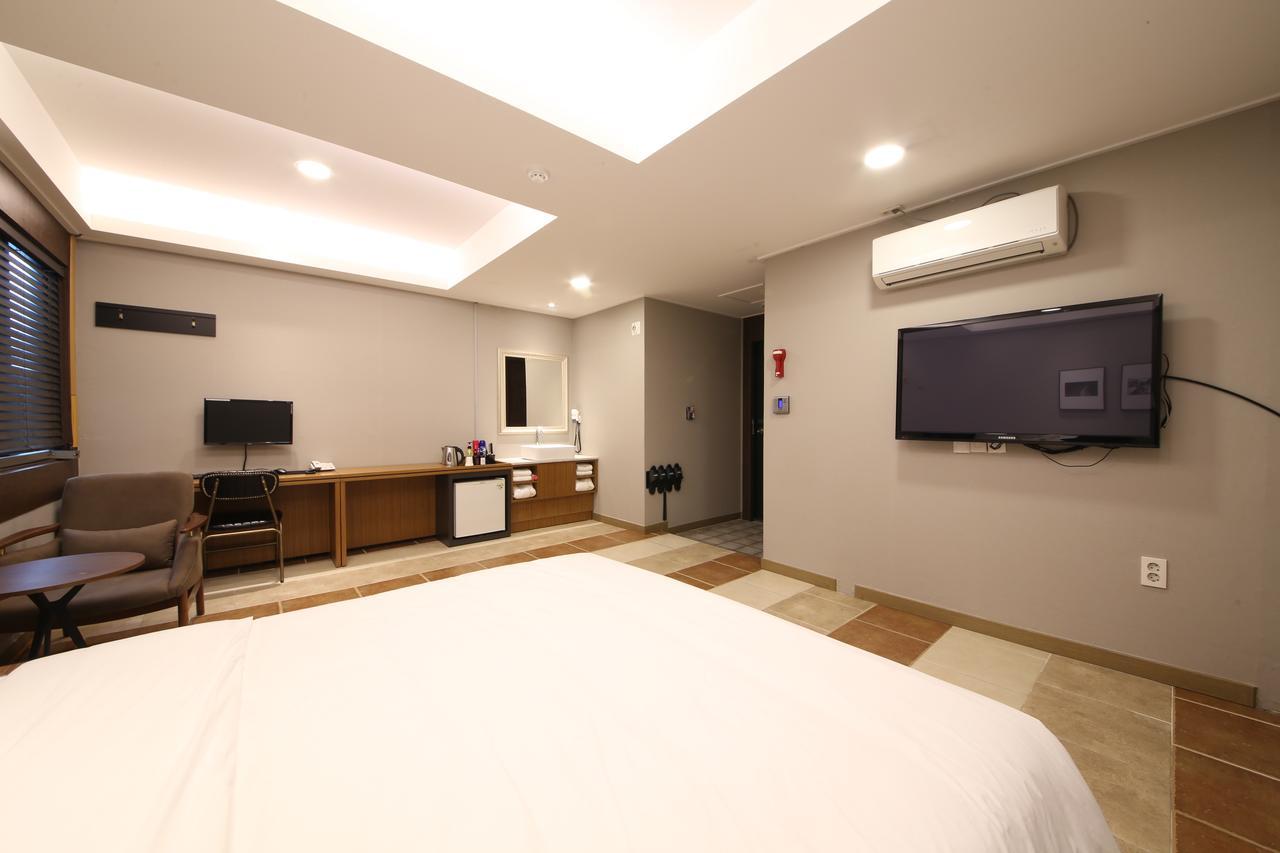 Star Hotel Busan Bagian luar foto