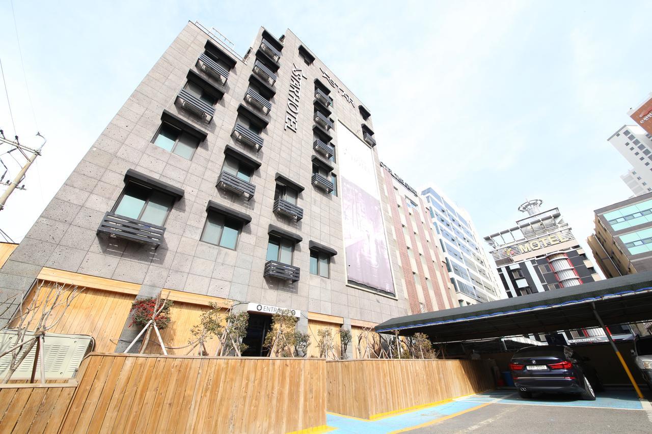 Star Hotel Busan Bagian luar foto