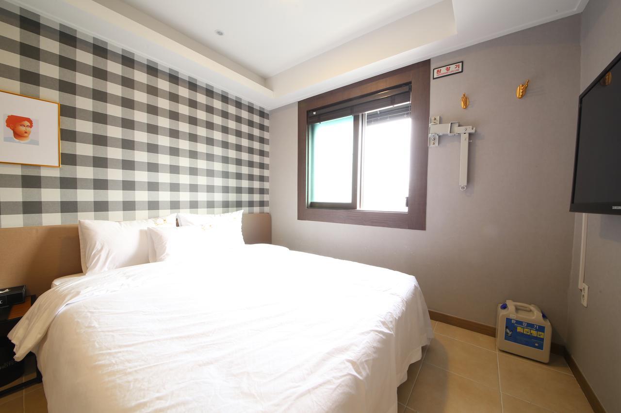 Star Hotel Busan Bagian luar foto