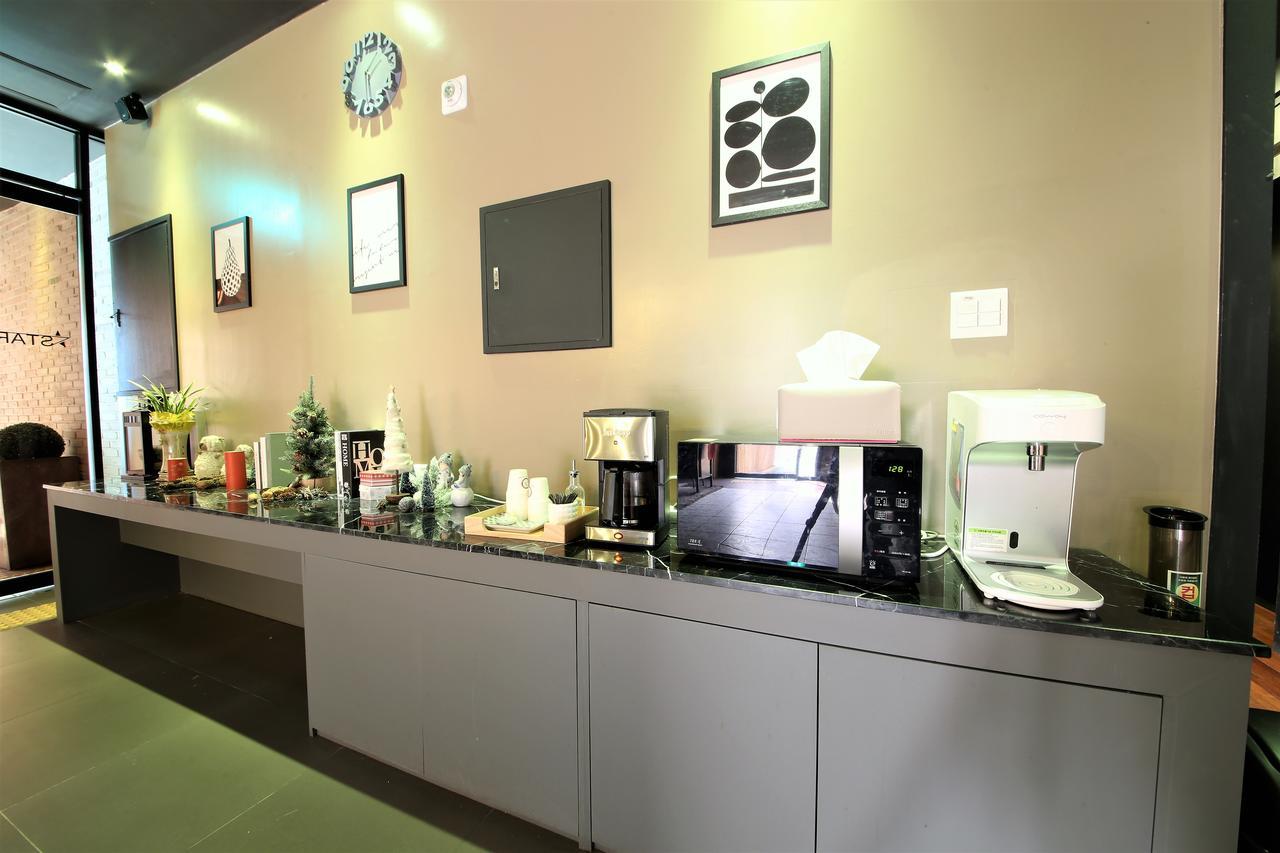 Star Hotel Busan Bagian luar foto