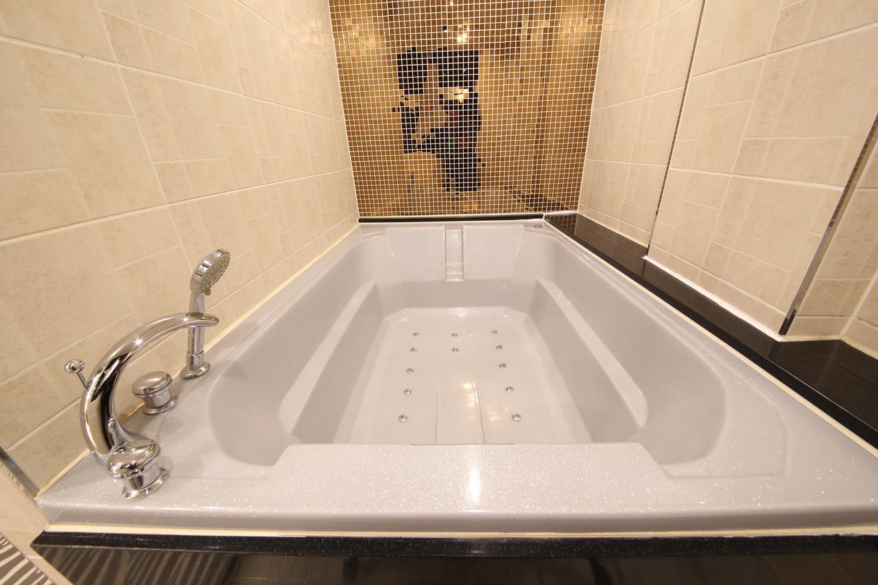 Star Hotel Busan Bagian luar foto