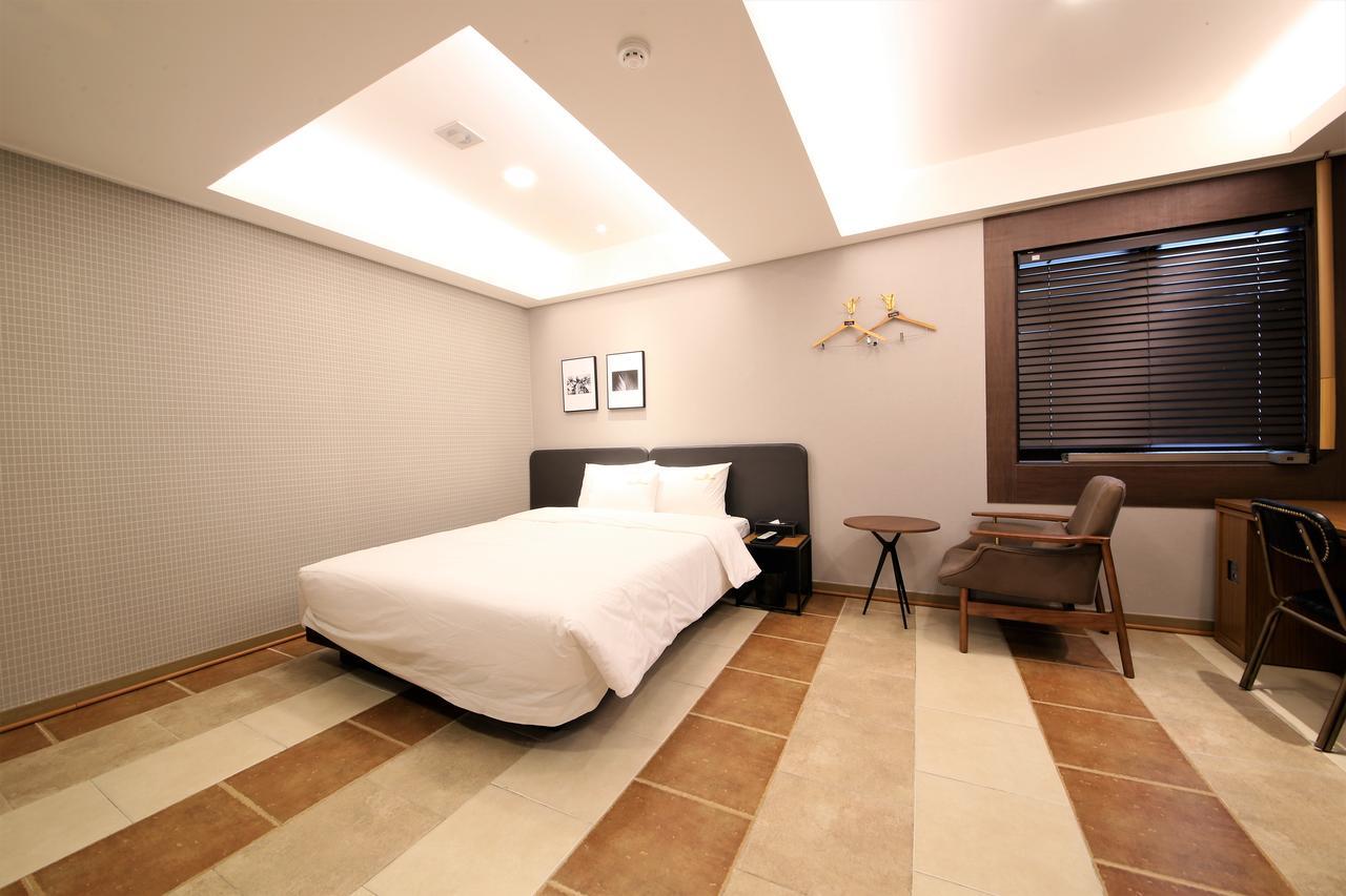 Star Hotel Busan Bagian luar foto