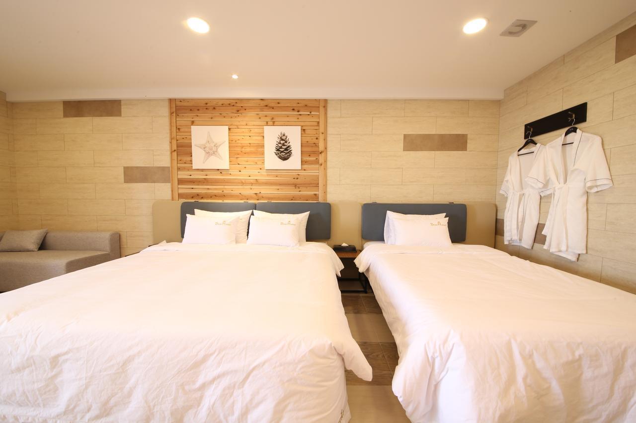 Star Hotel Busan Bagian luar foto