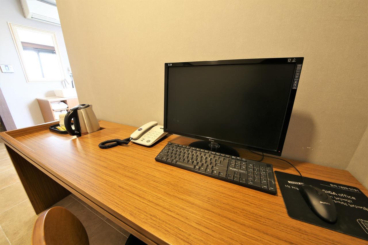 Star Hotel Busan Bagian luar foto