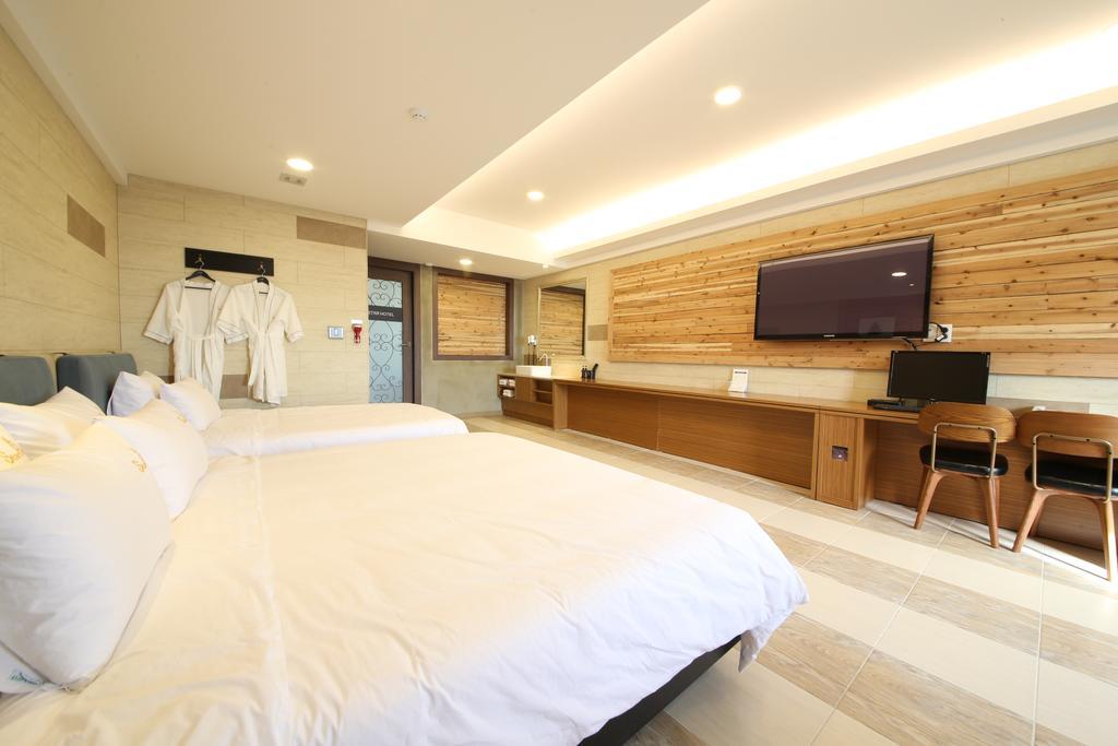 Star Hotel Busan Bagian luar foto
